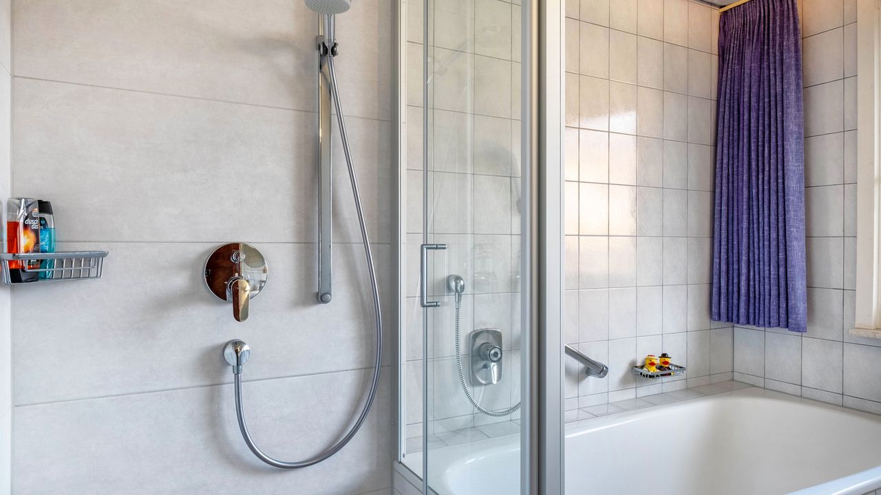 INSIDE, BATHROOM INSIDE, BATHROOM